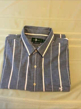 Hunt Club Blue and White Vertical Stripe Button-Down short sleeve Shirt.